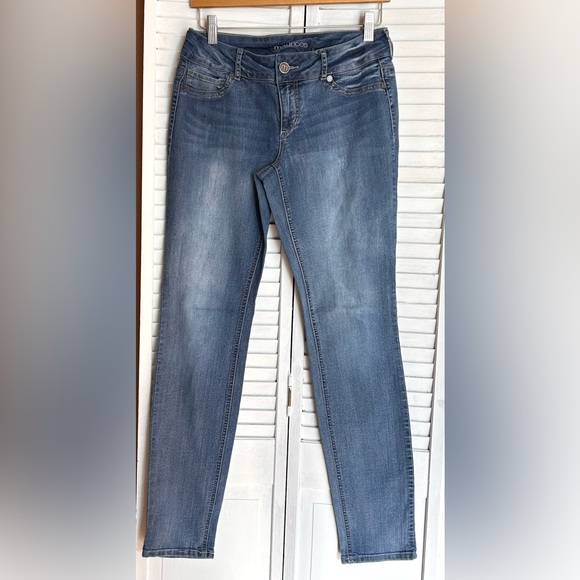 Maurices Pants - Womens Size M-R Medium Regular Maurices skinny jegging blue jeans jeggings MR